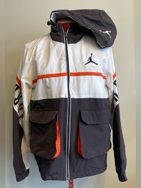 Jordan - zip up windbreaker jacket Size Medium